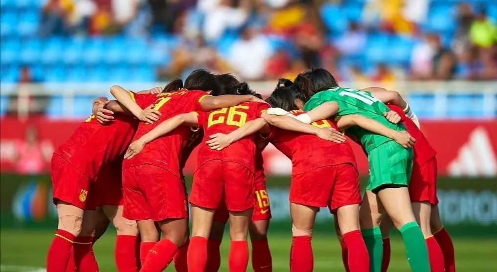 关于女足国家队团结一心，向着目标前进的信息