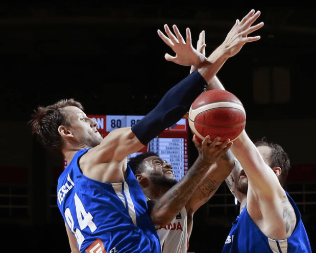  新疆男篮买尔丹 