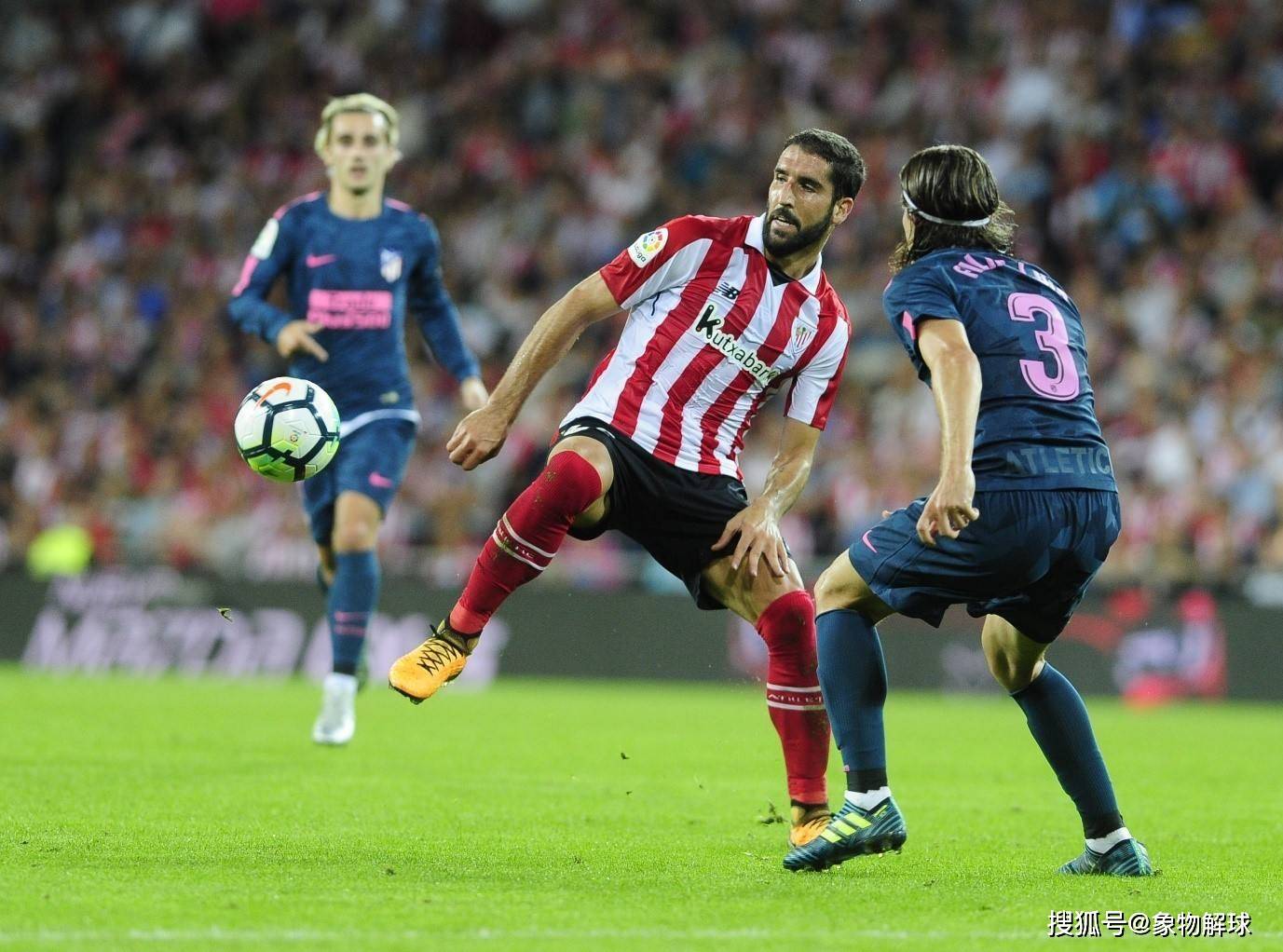  国王杯抢七大战激情夜！王楚钦里突外投，密尔沃基雄鹿险胜马德里竞技